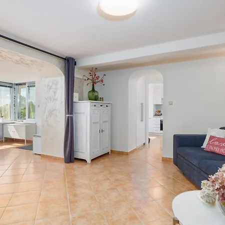 House Little Oasis Krk Holiday home Kras