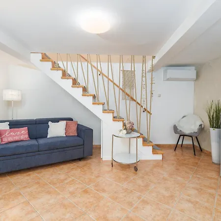 House Little Oasis Krk Holiday home Kras