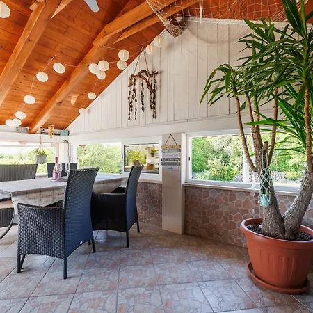 House Little Oasis Krk Kras