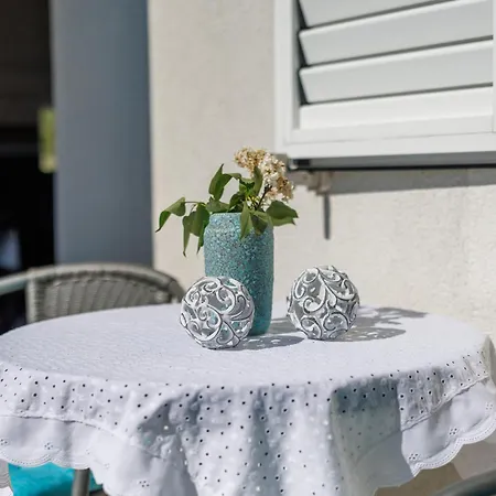 House Little Oasis Krk * Kras